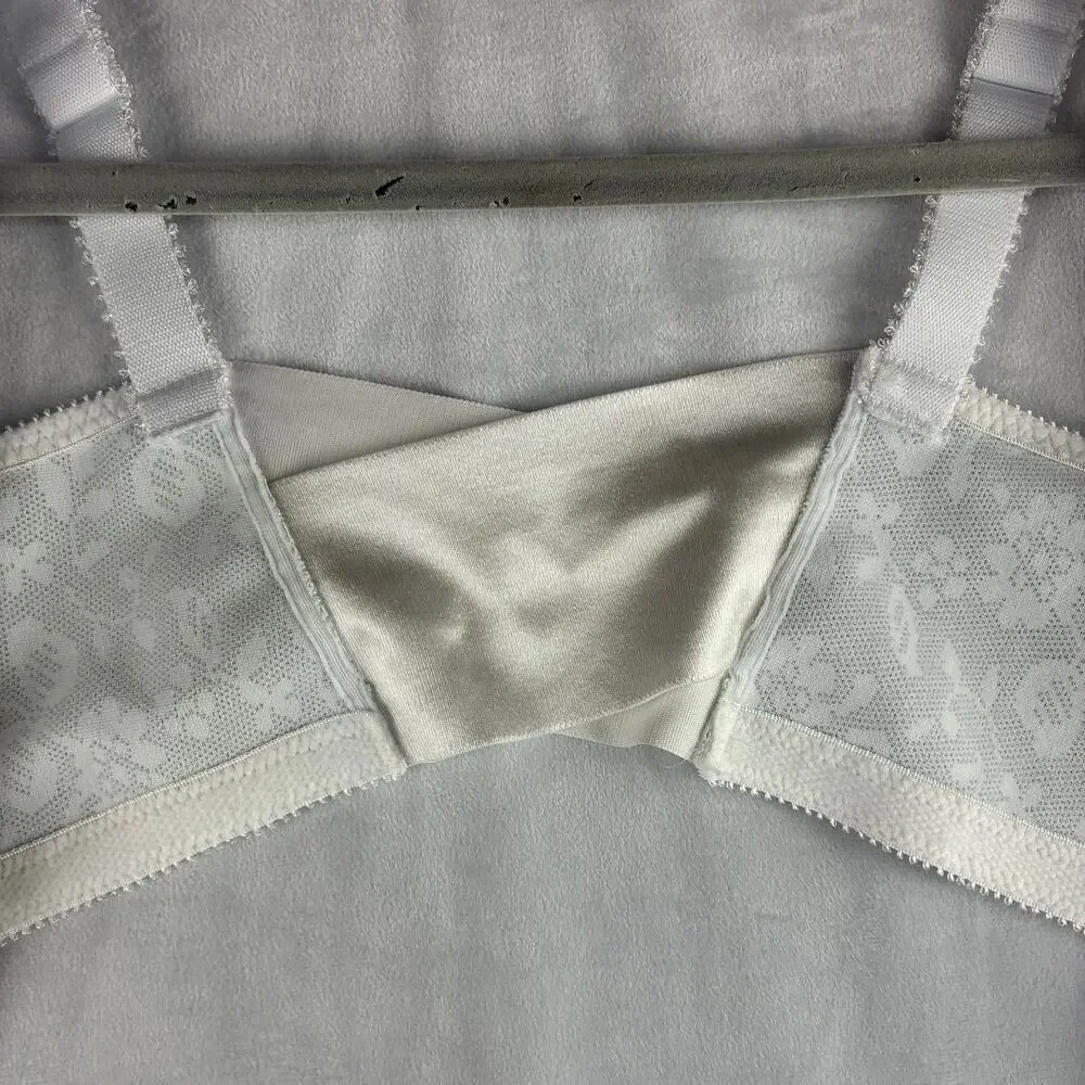 Playtex 18 Hour Front Close Ultimate Shoulder Comfort Wireless Bra 4695 44D NWOT